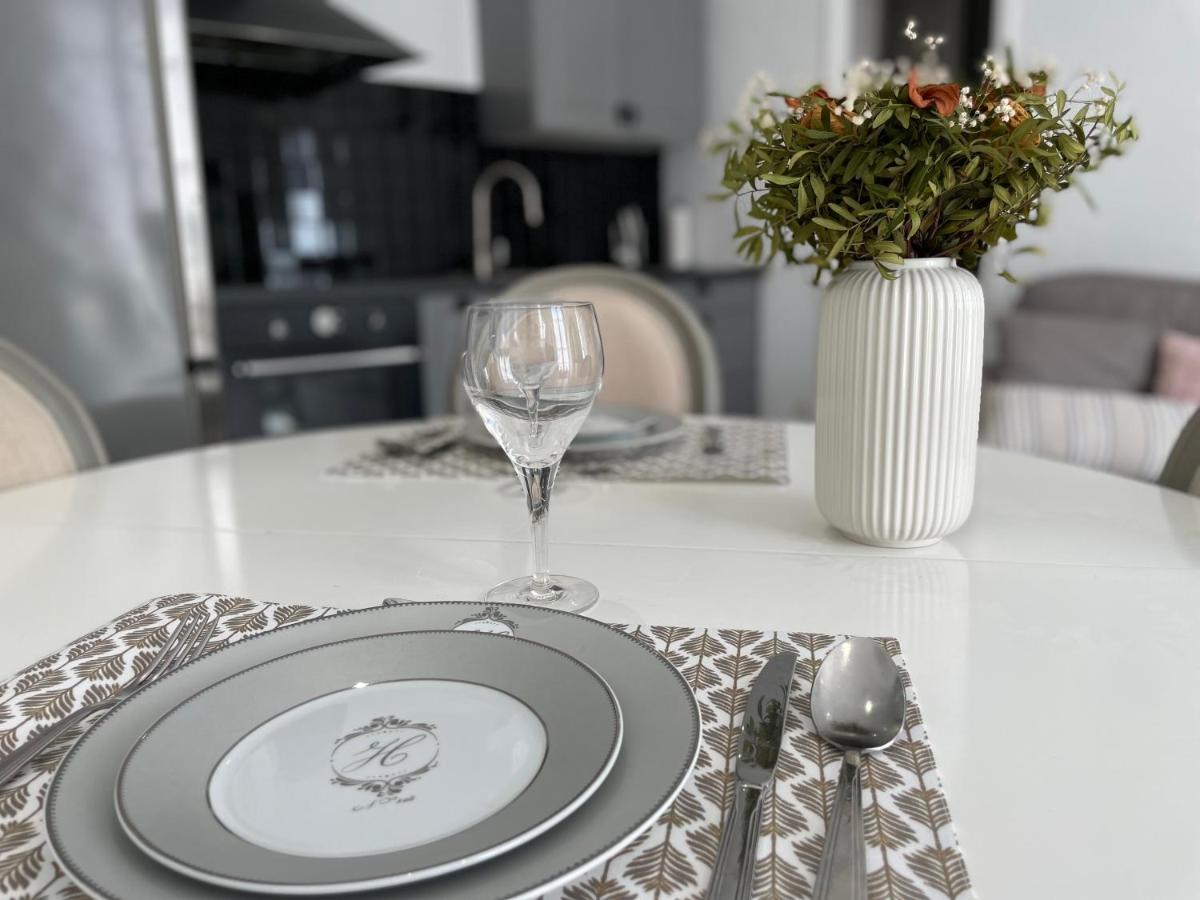 Renting - 9 Massena - Spacious Massena Square - Ac - Fully Equipped Apartment *